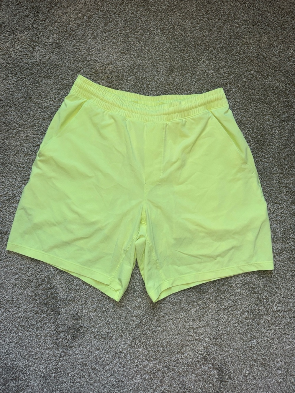 lululemon athletica Men's Neon Lime 7in lined pace breaker Shorts